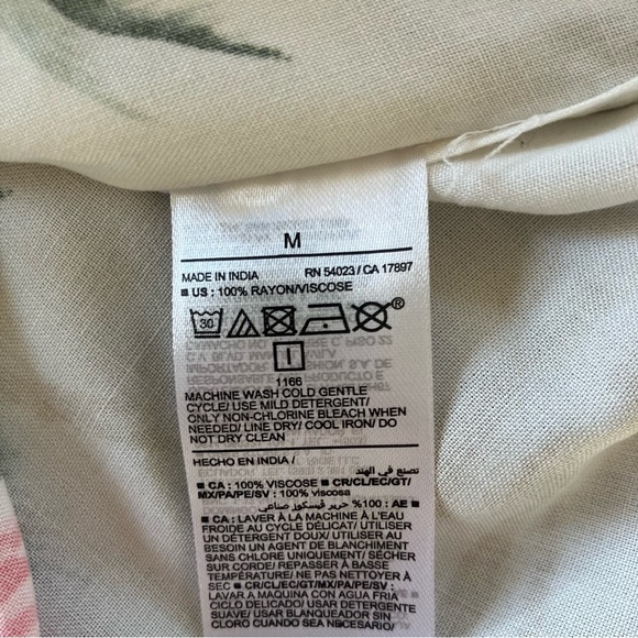 NWT Old Navy Short Sleeve Button Up Camp Pink Flamingo Palm Tree Beach Shirt Med - Picture 7 of 7